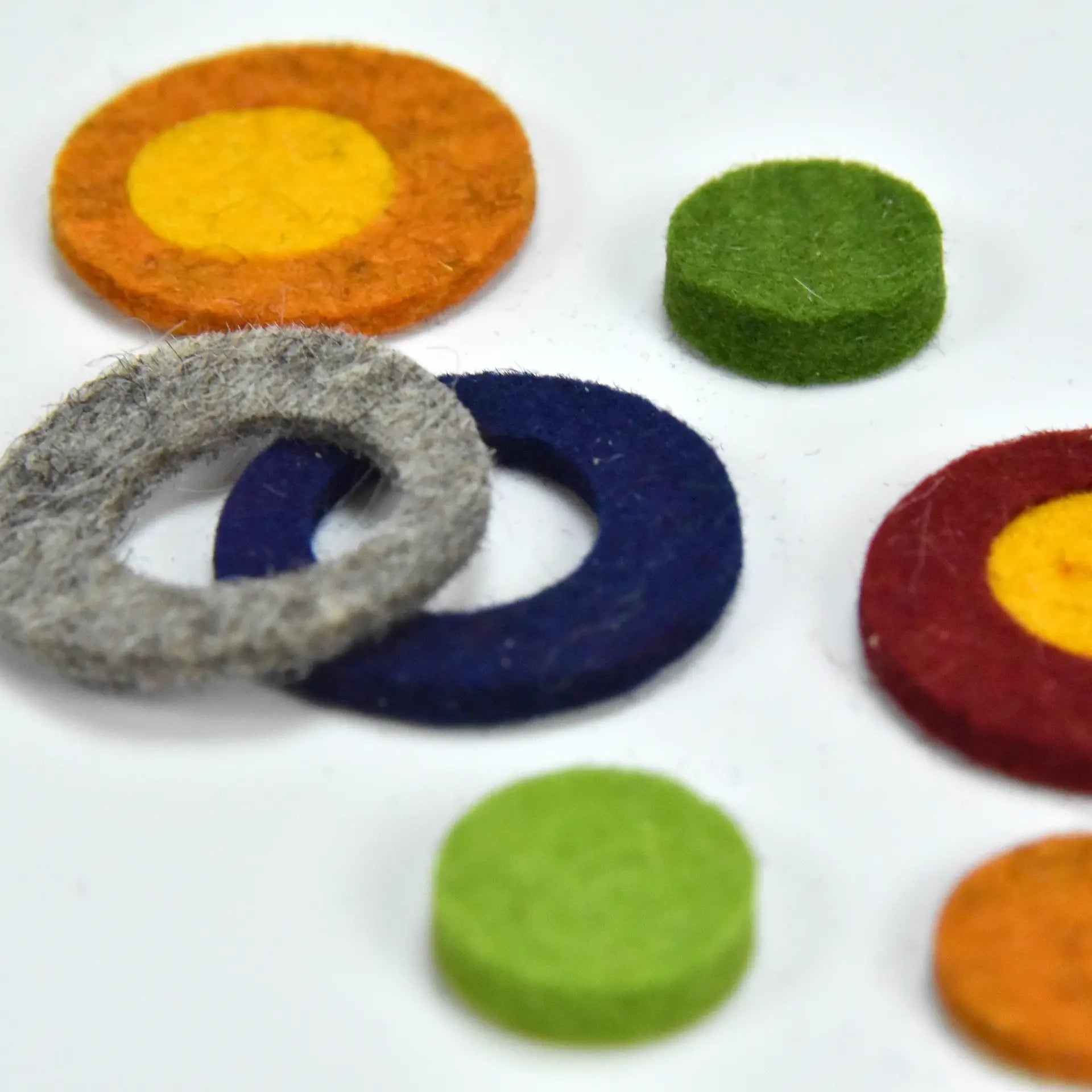 Ringe und Blättchen