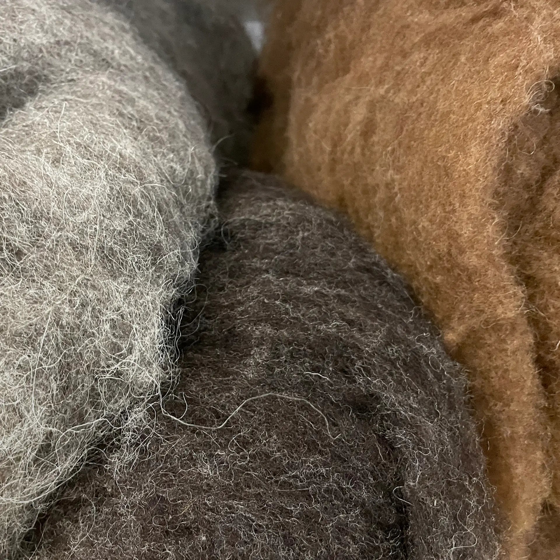 Wollvlies, Naturtöne